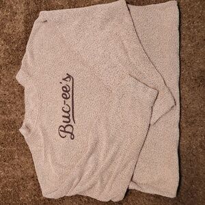 Bucees sweater for women